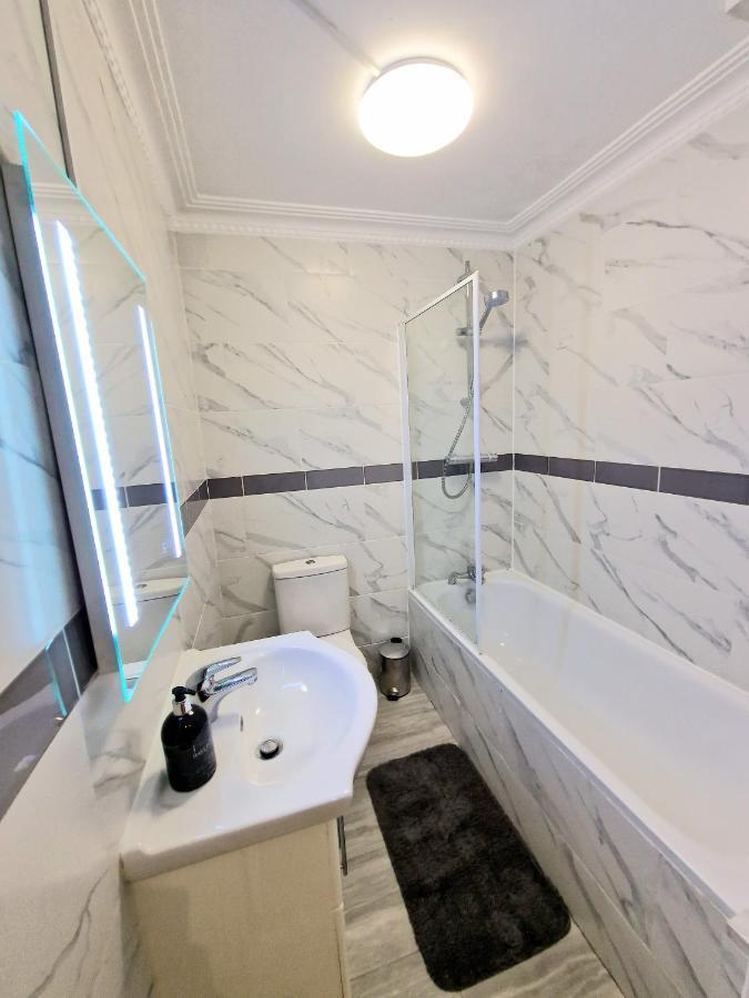 Appartamento Cosy In Kensington - Great Location! 3 Minutes Walk To Earl's Court Station Londra