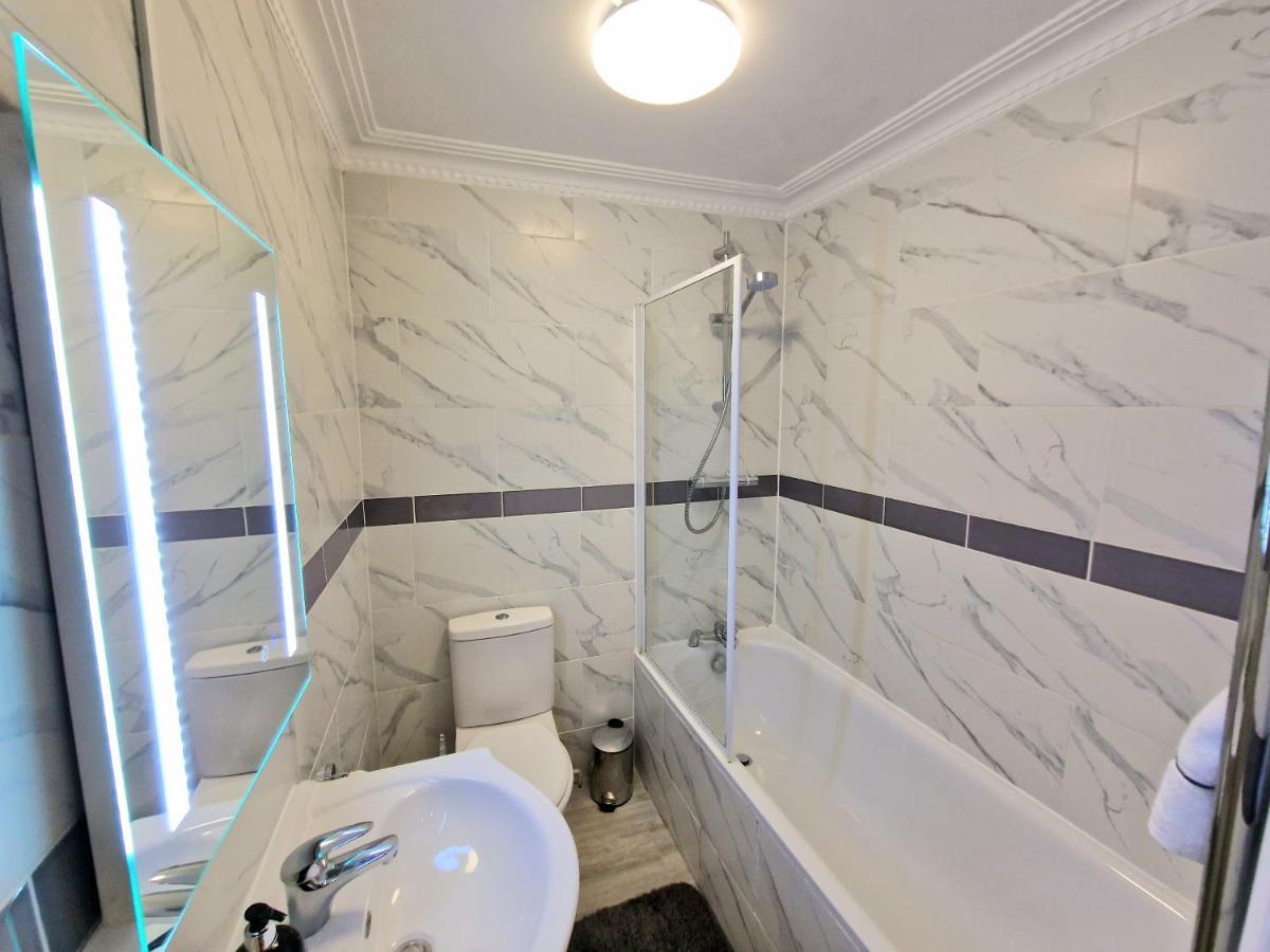 Appartamento Cosy In Kensington - Great Location! 3 Minutes Walk To Earl's Court Station *
