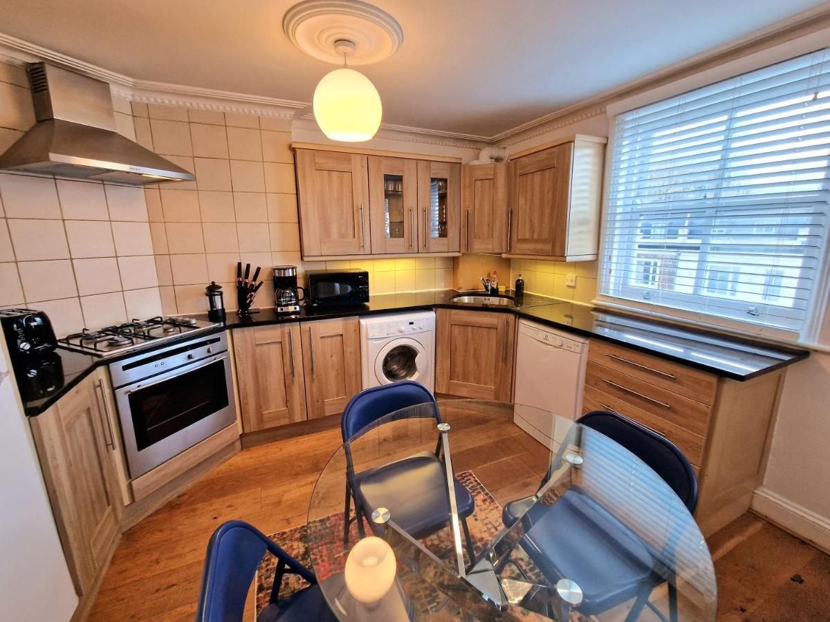 Cosy In Kensington - Great Location! 3 Minutes Walk To Earl's Court Station Appartamento *